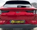 Красный Форд Mustang Mach-E, объемом двигателя 75 л и пробегом 16 тыс. км за 28500 $, фото 3 на Automoto.ua