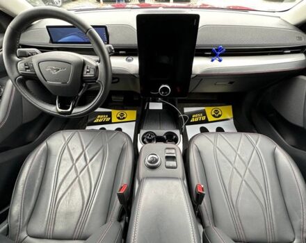 Красный Форд Mustang Mach-E, объемом двигателя 75 л и пробегом 16 тыс. км за 28500 $, фото 12 на Automoto.ua