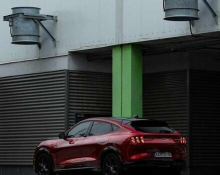 Красный Форд Mustang Mach-E, объемом двигателя 0 л и пробегом 26 тыс. км за 30899 $, фото 9 на Automoto.ua
