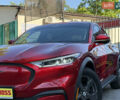 Красный Форд Mustang Mach-E, объемом двигателя 0 л и пробегом 63 тыс. км за 28300 $, фото 3 на Automoto.ua
