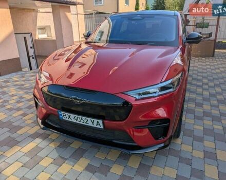Красный Форд Mustang Mach-E, объемом двигателя 0 л и пробегом 25 тыс. км за 39900 $, фото 4 на Automoto.ua