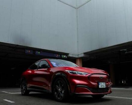 Красный Форд Mustang Mach-E, объемом двигателя 0 л и пробегом 26 тыс. км за 29999 $, фото 8 на Automoto.ua