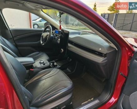 Красный Форд Mustang Mach-E, объемом двигателя 0 л и пробегом 61 тыс. км за 26500 $, фото 11 на Automoto.ua