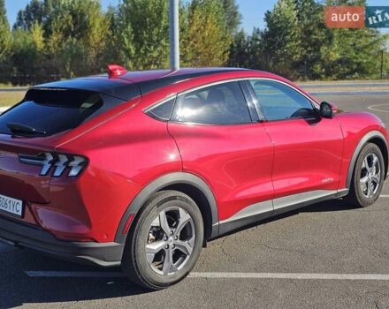 Красный Форд Mustang Mach-E, объемом двигателя 0 л и пробегом 54 тыс. км за 24990 $, фото 7 на Automoto.ua