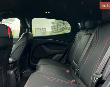 Красный Форд Mustang Mach-E, объемом двигателя 0 л и пробегом 47 тыс. км за 32500 $, фото 13 на Automoto.ua