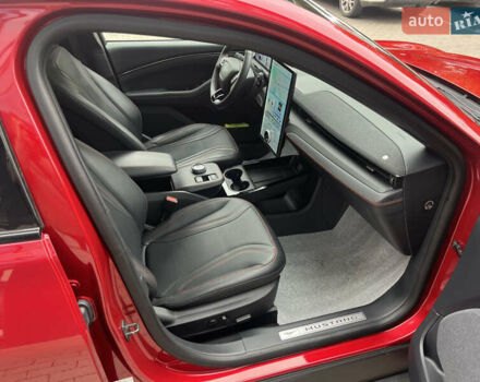 Красный Форд Mustang Mach-E, объемом двигателя 0 л и пробегом 78 тыс. км за 27999 $, фото 36 на Automoto.ua