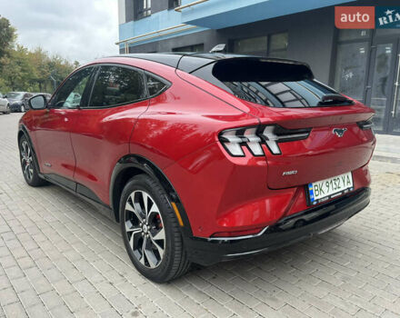 Красный Форд Mustang Mach-E, объемом двигателя 0 л и пробегом 78 тыс. км за 27999 $, фото 4 на Automoto.ua