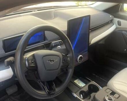 Красный Форд Mustang Mach-E, объемом двигателя 0 л и пробегом 77 тыс. км за 29950 $, фото 2 на Automoto.ua