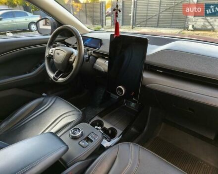 Красный Форд Mustang Mach-E, объемом двигателя 0 л и пробегом 61 тыс. км за 26500 $, фото 6 на Automoto.ua