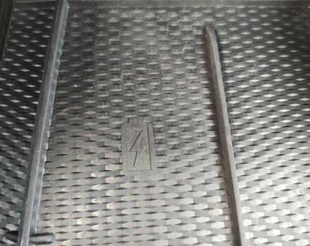 Красный Форд Mustang Mach-E, объемом двигателя 0 л и пробегом 52 тыс. км за 22500 $, фото 22 на Automoto.ua