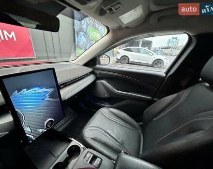 Красный Форд Mustang Mach-E, объемом двигателя 0 л и пробегом 80 тыс. км за 26500 $, фото 15 на Automoto.ua