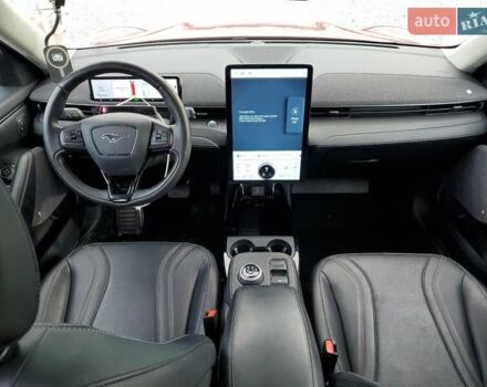 Красный Форд Mustang Mach-E, объемом двигателя 0 л и пробегом 102 тыс. км за 9400 $, фото 7 на Automoto.ua