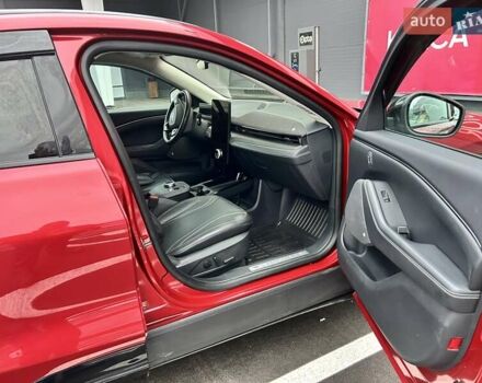 Красный Форд Mustang Mach-E, объемом двигателя 0 л и пробегом 80 тыс. км за 26500 $, фото 11 на Automoto.ua