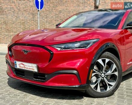 Красный Форд Mustang Mach-E, объемом двигателя 0 л и пробегом 14 тыс. км за 30999 $, фото 4 на Automoto.ua