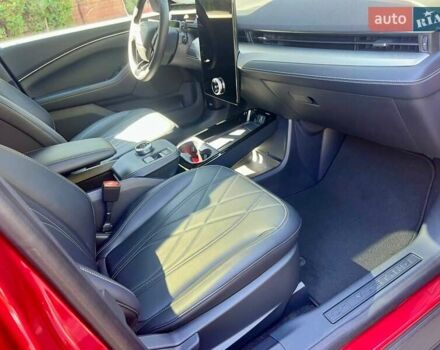 Красный Форд Mustang Mach-E, объемом двигателя 0 л и пробегом 26 тыс. км за 27400 $, фото 16 на Automoto.ua