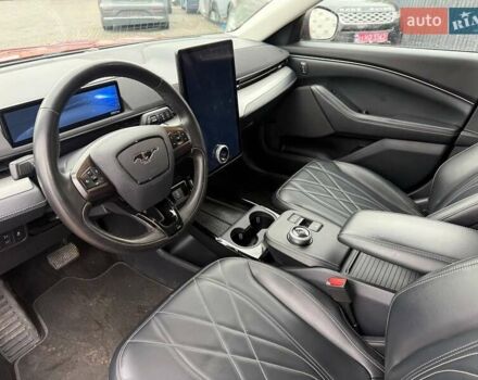 Красный Форд Mustang Mach-E, объемом двигателя 0 л и пробегом 107 тыс. км за 19500 $, фото 5 на Automoto.ua