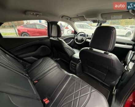 Красный Форд Mustang Mach-E, объемом двигателя 0 л и пробегом 107 тыс. км за 19500 $, фото 4 на Automoto.ua
