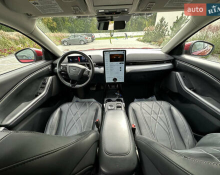 Красный Форд Mustang Mach-E, объемом двигателя 0 л и пробегом 69 тыс. км за 21000 $, фото 12 на Automoto.ua
