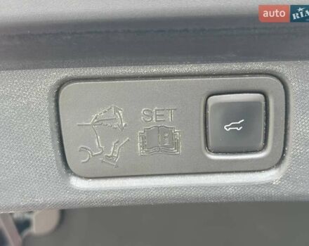 Красный Форд Mustang Mach-E, объемом двигателя 0 л и пробегом 69 тыс. км за 19990 $, фото 25 на Automoto.ua