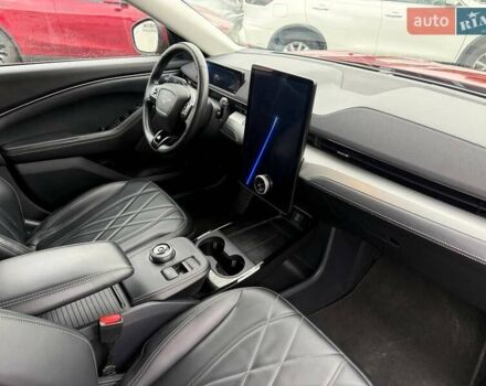 Красный Форд Mustang Mach-E, объемом двигателя 0 л и пробегом 107 тыс. км за 19500 $, фото 7 на Automoto.ua