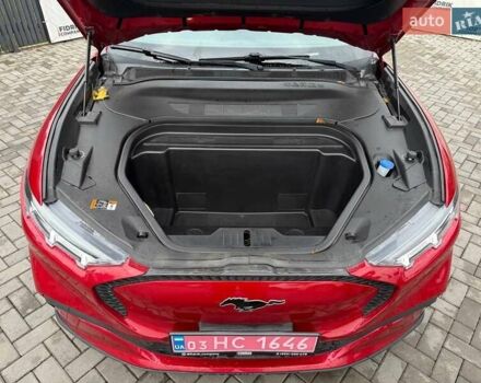 Красный Форд Mustang Mach-E, объемом двигателя 0 л и пробегом 107 тыс. км за 19500 $, фото 11 на Automoto.ua