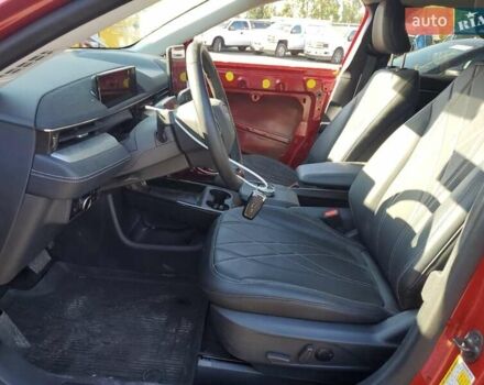 Красный Форд Mustang Mach-E, объемом двигателя 0 л и пробегом 27 тыс. км за 16000 $, фото 16 на Automoto.ua