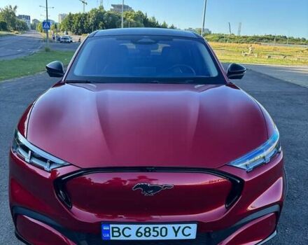 Красный Форд Mustang Mach-E, объемом двигателя 0 л и пробегом 10 тыс. км за 26500 $, фото 2 на Automoto.ua