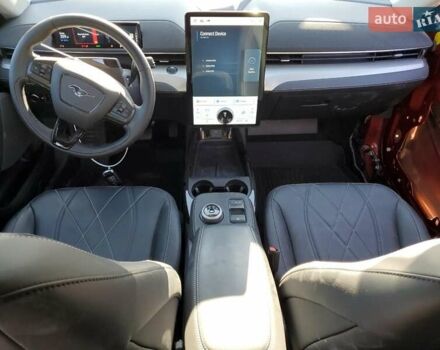 Красный Форд Mustang Mach-E, объемом двигателя 0 л и пробегом 27 тыс. км за 16000 $, фото 17 на Automoto.ua
