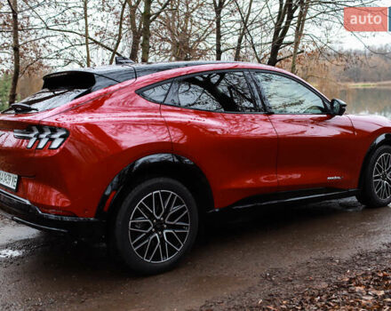 Красный Форд Mustang Mach-E, объемом двигателя 0 л и пробегом 7 тыс. км за 32000 $, фото 4 на Automoto.ua