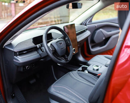Красный Форд Mustang Mach-E, объемом двигателя 0 л и пробегом 7 тыс. км за 32000 $, фото 10 на Automoto.ua