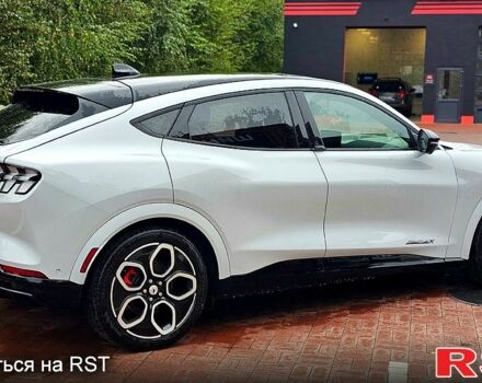 Форд Mustang Mach-E, объемом двигателя 0.36 л и пробегом 0 тыс. км за 35350 $, фото 2 на Automoto.ua