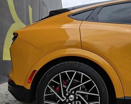 Желтый Форд Mustang Mach-E, объемом двигателя 0 л и пробегом 46 тыс. км за 34999 $, фото 34 на Automoto.ua
