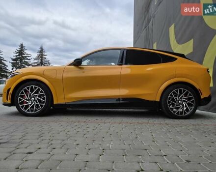 Желтый Форд Mustang Mach-E, объемом двигателя 0 л и пробегом 46 тыс. км за 34999 $, фото 13 на Automoto.ua