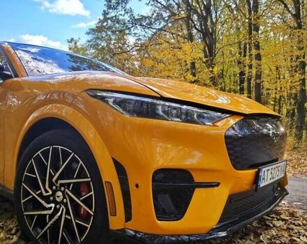 Желтый Форд Mustang Mach-E, объемом двигателя 0 л и пробегом 46 тыс. км за 34999 $, фото 7 на Automoto.ua