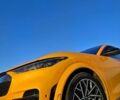 Желтый Форд Mustang Mach-E, объемом двигателя 0 л и пробегом 46 тыс. км за 34999 $, фото 1 на Automoto.ua