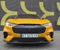 Желтый Форд Mustang Mach-E, объемом двигателя 0 л и пробегом 46 тыс. км за 34999 $, фото 32 на Automoto.ua