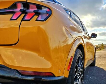 Желтый Форд Mustang Mach-E, объемом двигателя 0 л и пробегом 46 тыс. км за 34999 $, фото 4 на Automoto.ua