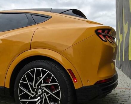 Жовтий Форд Mustang Mach-E, об'ємом двигуна 0 л та пробігом 46 тис. км за 35000 $, фото 2 на Automoto.ua