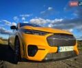 Желтый Форд Mustang Mach-E, объемом двигателя 0 л и пробегом 46 тыс. км за 34999 $, фото 5 на Automoto.ua
