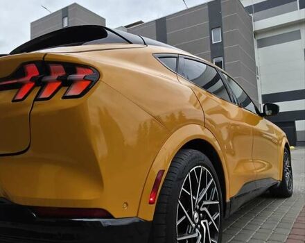 Желтый Форд Mustang Mach-E, объемом двигателя 0 л и пробегом 46 тыс. км за 34999 $, фото 29 на Automoto.ua