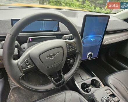 Желтый Форд Mustang Mach-E, объемом двигателя 0 л и пробегом 33 тыс. км за 27500 $, фото 11 на Automoto.ua