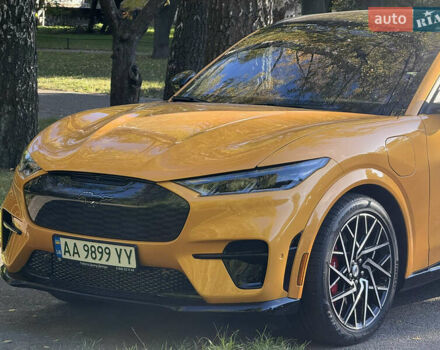 Желтый Форд Mustang Mach-E, объемом двигателя 0 л и пробегом 18 тыс. км за 49000 $, фото 1 на Automoto.ua