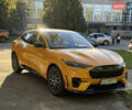 Желтый Форд Mustang Mach-E, объемом двигателя 0 л и пробегом 18 тыс. км за 49000 $, фото 5 на Automoto.ua