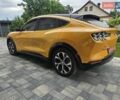 Желтый Форд Mustang Mach-E, объемом двигателя 0 л и пробегом 33 тыс. км за 27500 $, фото 7 на Automoto.ua