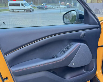 Жовтий Форд Mustang Mach-E, об'ємом двигуна 0 л та пробігом 27 тис. км за 33500 $, фото 29 на Automoto.ua