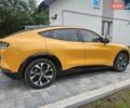 Желтый Форд Mustang Mach-E, объемом двигателя 0 л и пробегом 33 тыс. км за 27500 $, фото 4 на Automoto.ua