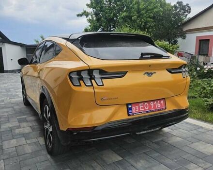 Желтый Форд Mustang Mach-E, объемом двигателя 0 л и пробегом 33 тыс. км за 27500 $, фото 6 на Automoto.ua