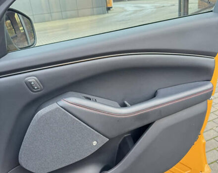 Жовтий Форд Mustang Mach-E, об'ємом двигуна 0 л та пробігом 27 тис. км за 33500 $, фото 18 на Automoto.ua