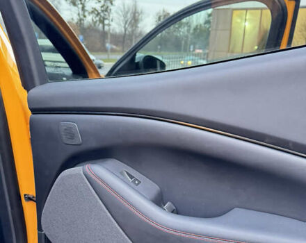 Жовтий Форд Mustang Mach-E, об'ємом двигуна 0 л та пробігом 27 тис. км за 33500 $, фото 23 на Automoto.ua