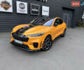 Желтый Форд Mustang Mach-E, объемом двигателя 0 л и пробегом 62 тыс. км за 33000 $, фото 1 на Automoto.ua